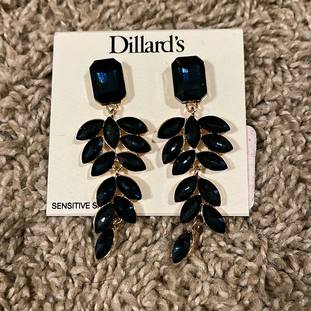 NWT Dillard’s navy dangle earrings